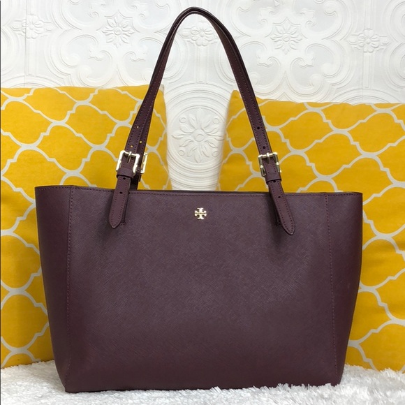 Tory Burch Handbags - 🌸OFFERS?🌸Tory Burch All Leather Burgundy Tote